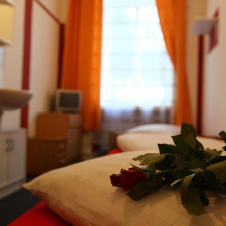 Hotel Pension Insor Berlin Extérieur photo