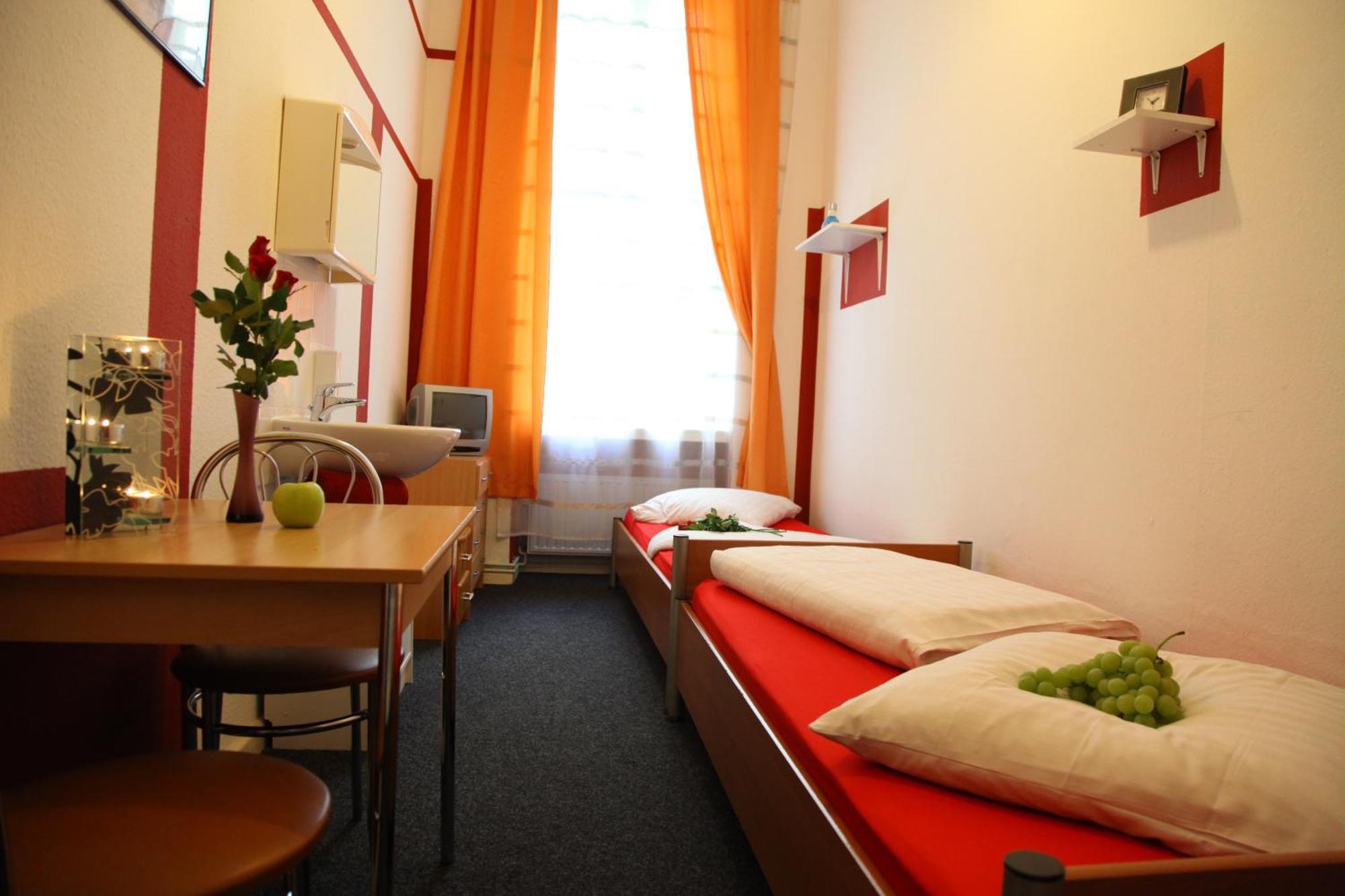 Hotel Pension Insor Berlin Extérieur photo