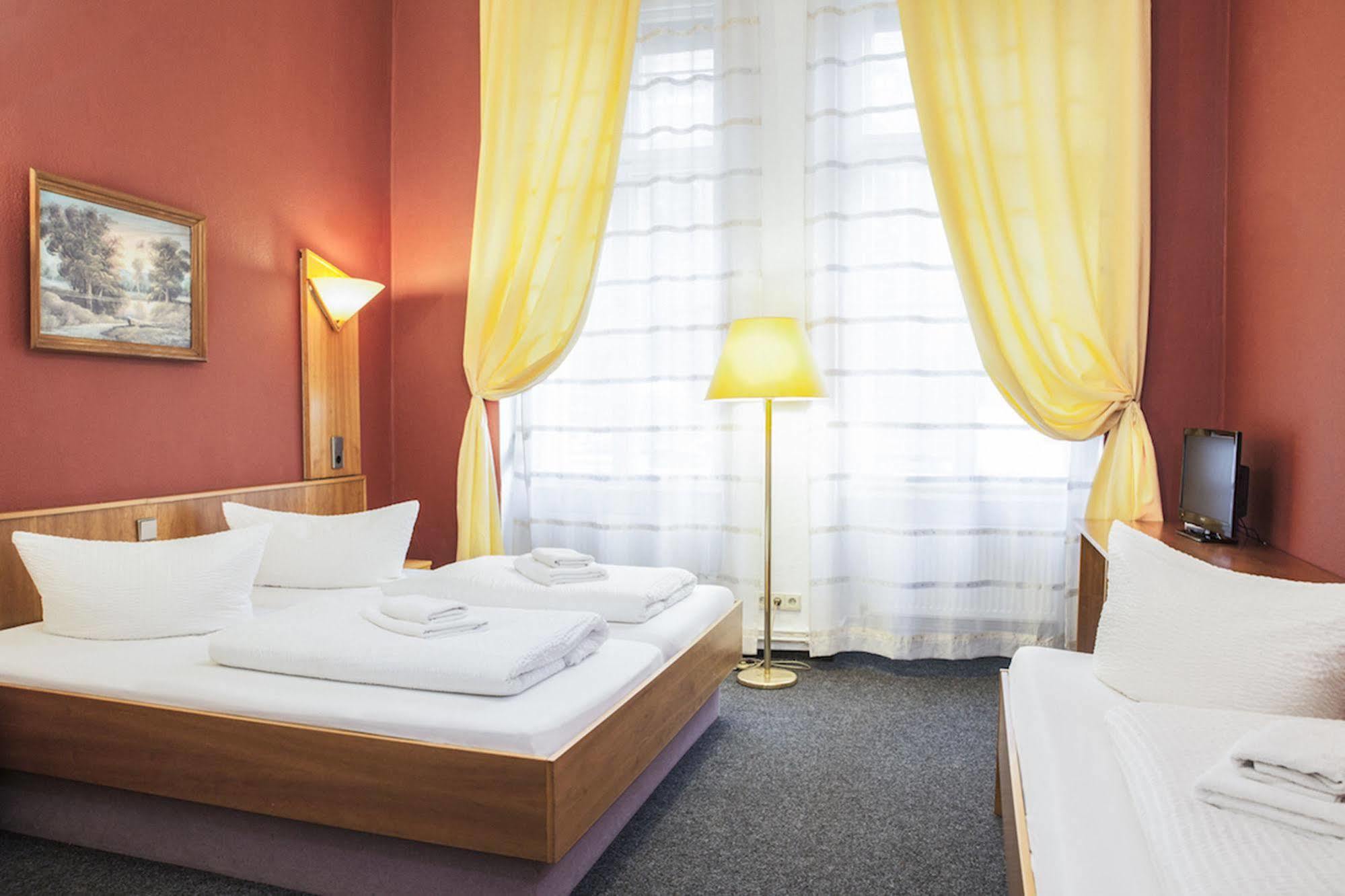 Hotel Pension Insor Berlin Extérieur photo