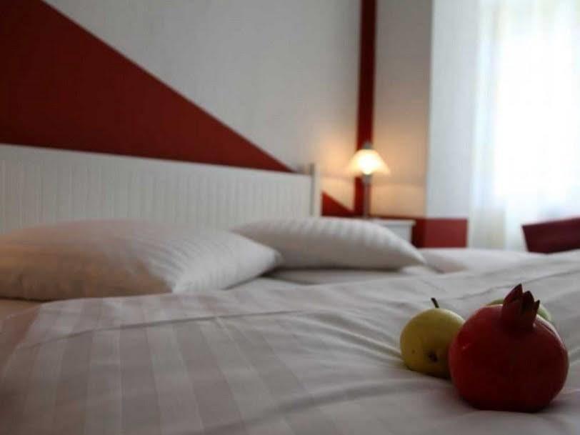 Hotel Pension Insor Berlin Extérieur photo