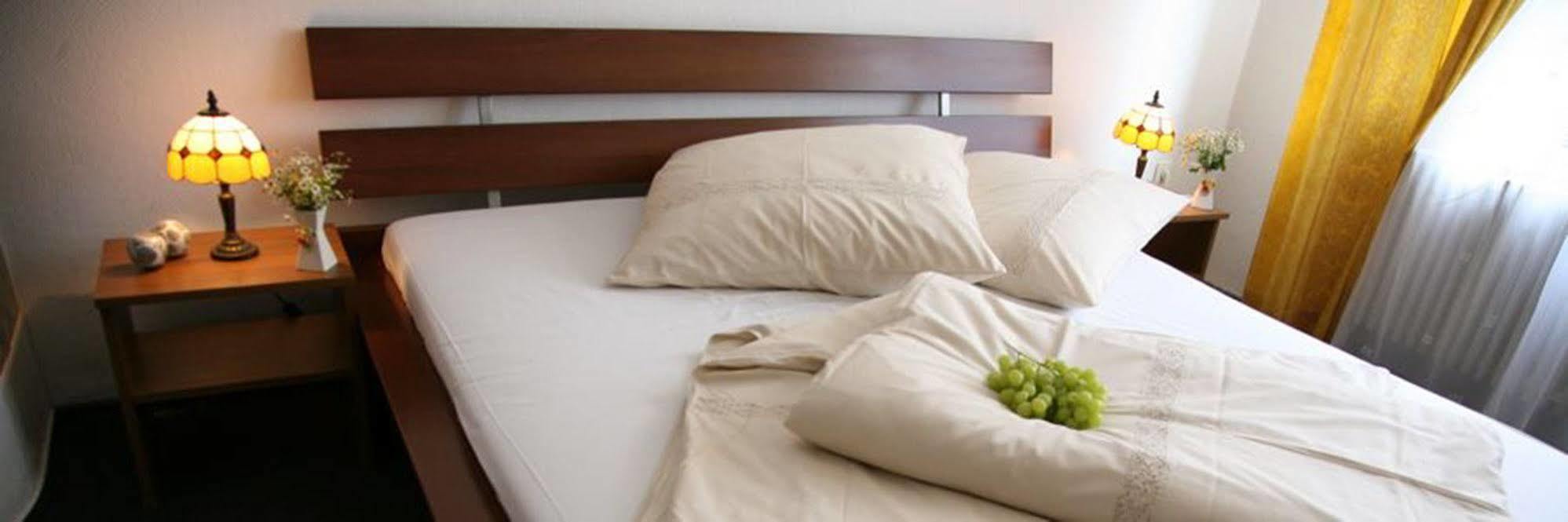 Hotel Pension Insor Berlin Extérieur photo